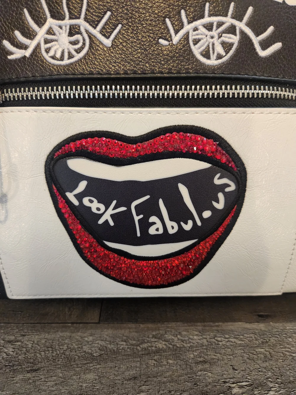 1 Of A Kind Blinged Out Red Lips Danielle Nicole Disney Cruella Look Fabulous - Picture 2 of 10